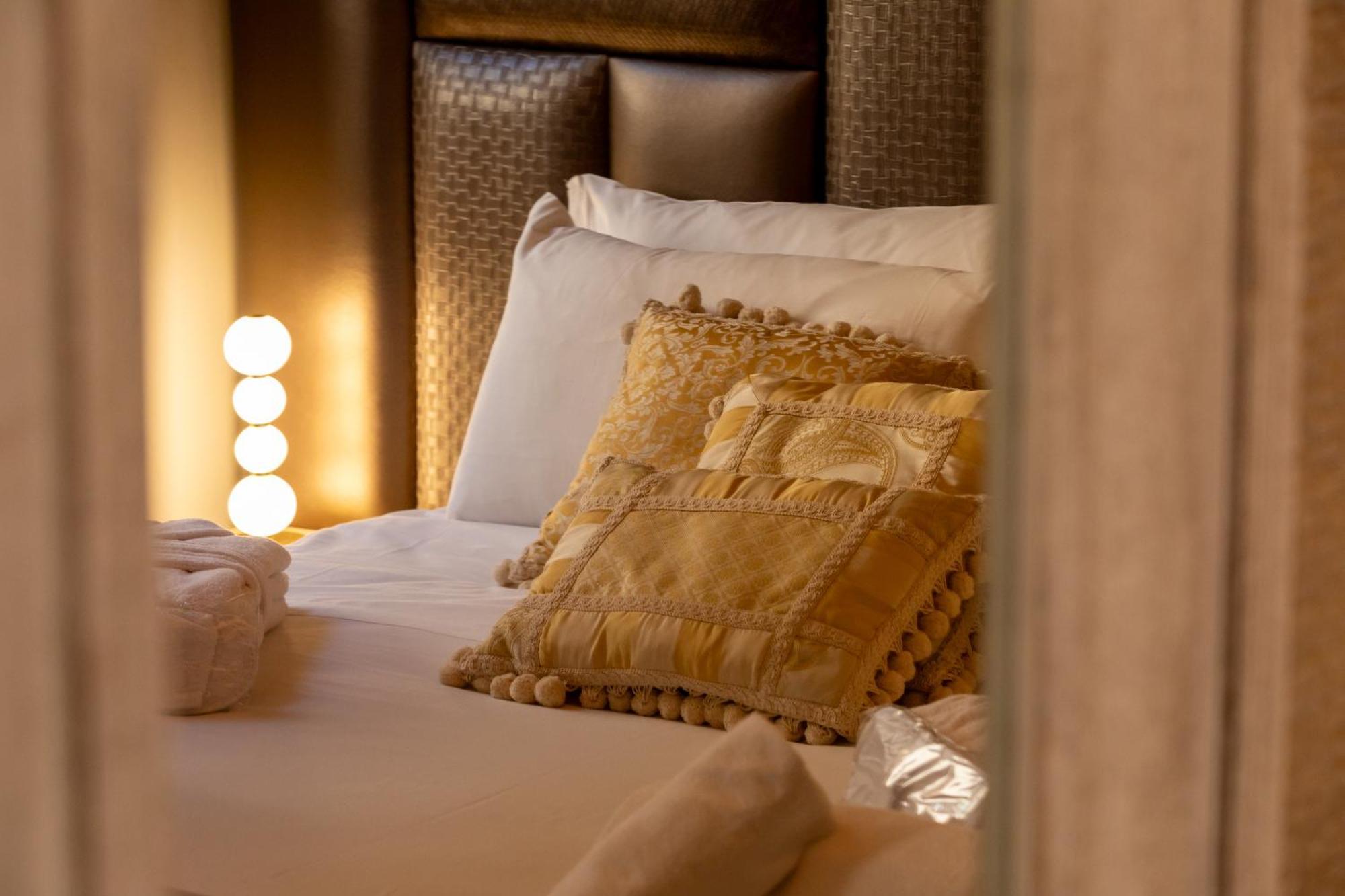 Fontana Di Trevi Roma Luxury Suite Exteriör bild